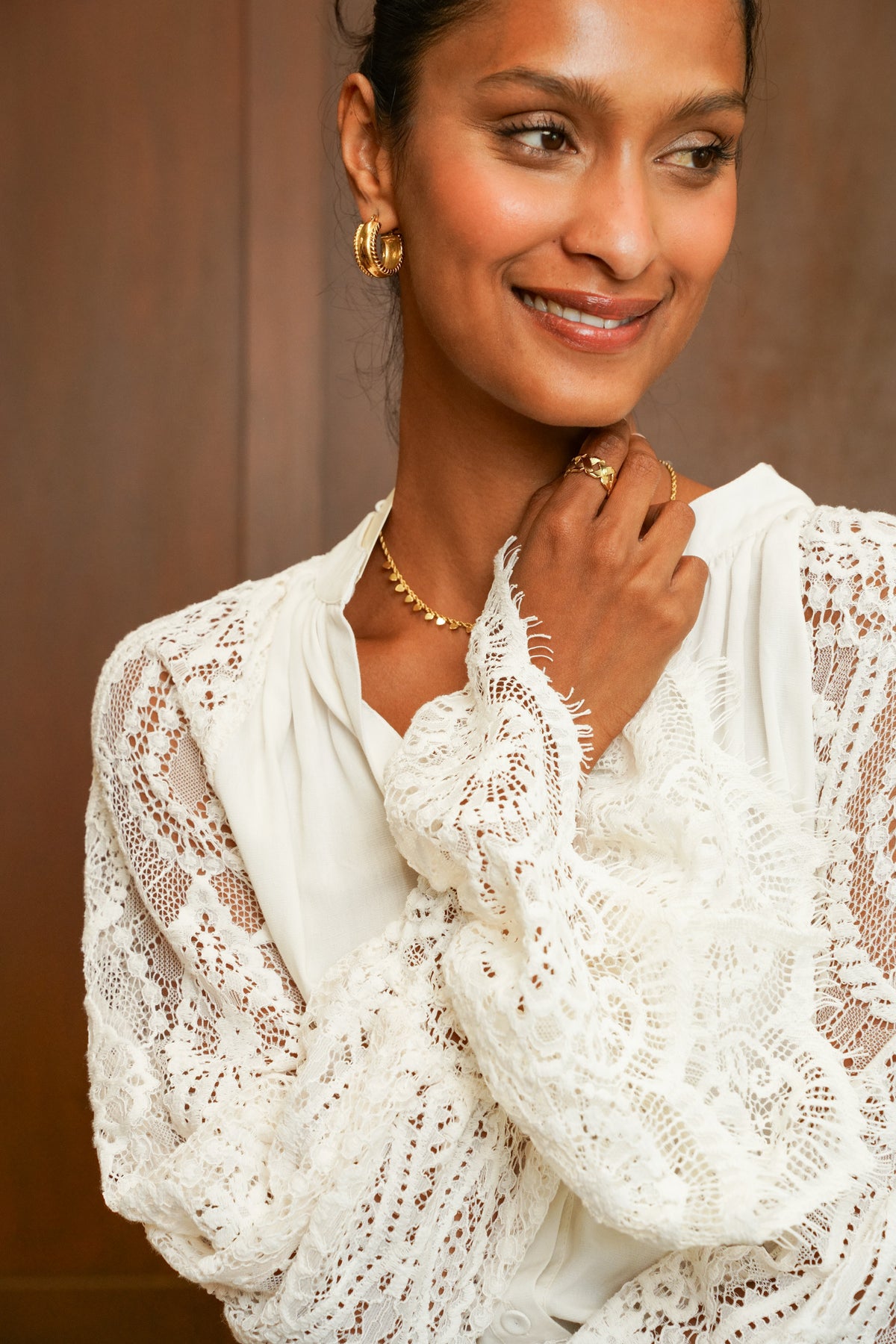 Blouse écrue à manches en dentelle