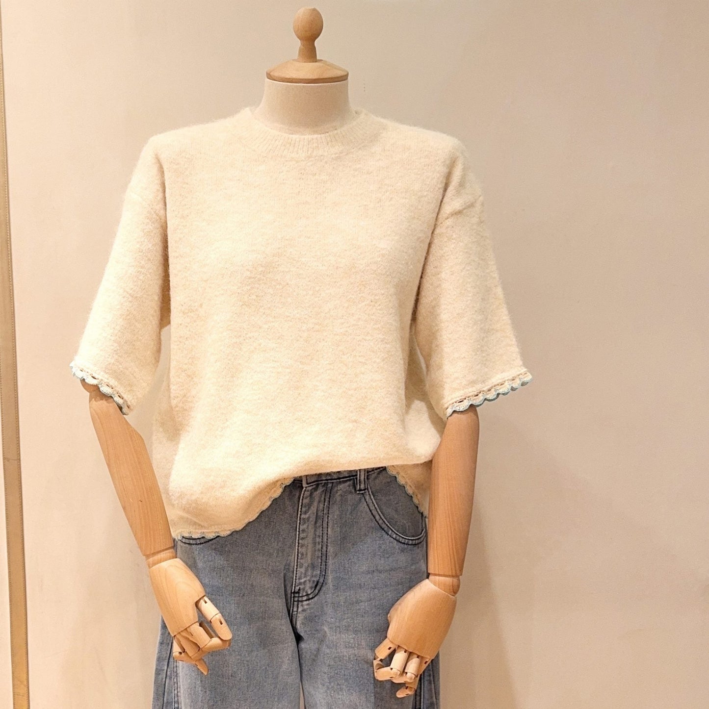 🤍 Pull Beige dos ouvert à dentelle – maille douce