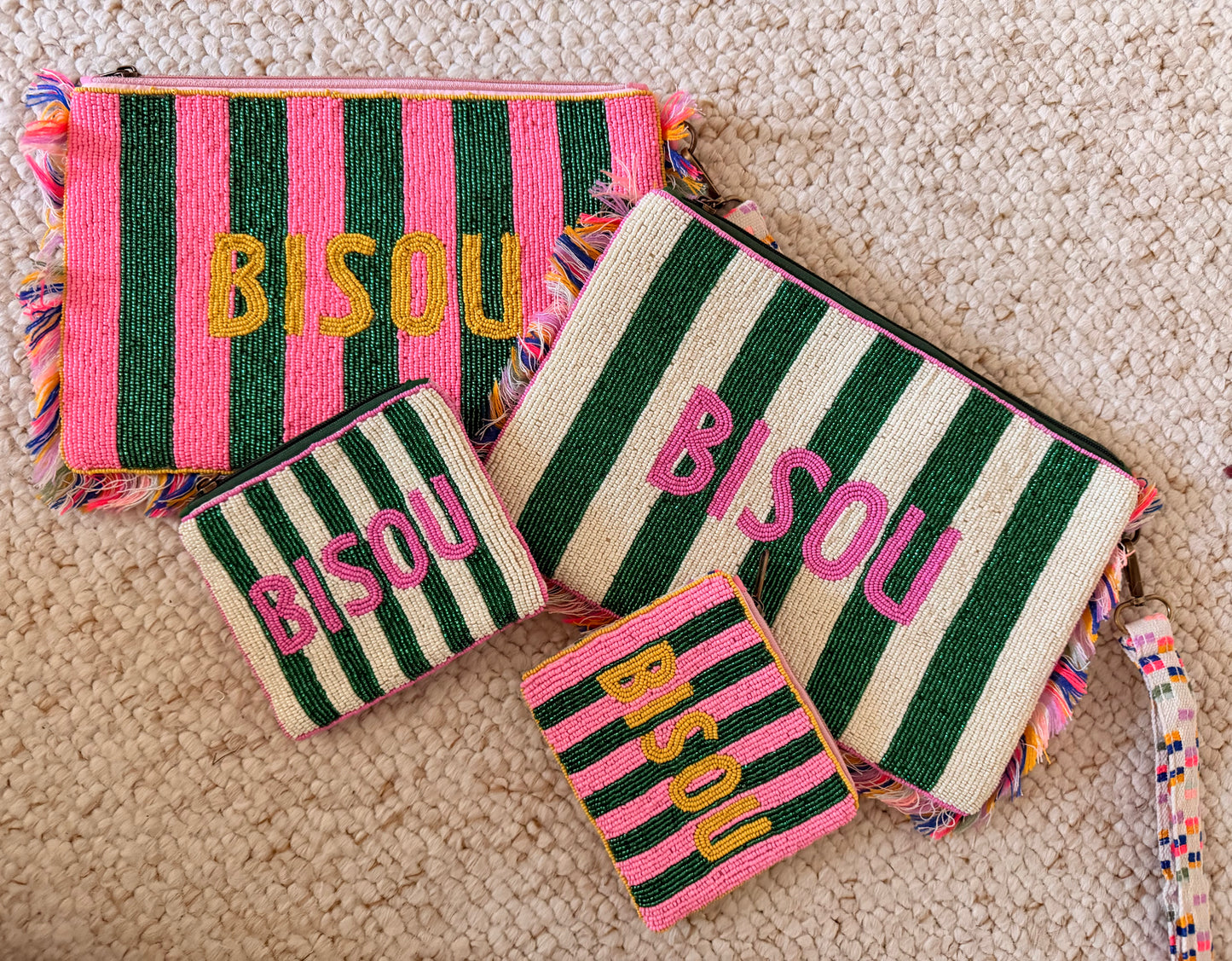 👜 Pochette brodée « BISOU » – Fabriquée en Inde