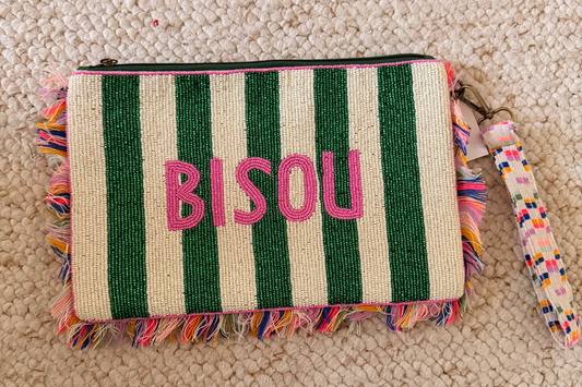 👜 Pochette brodée « BISOU » – Fabriquée en Inde