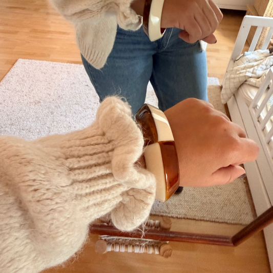 💫 Bracelet en Résine – Couleurs Crème & Marron